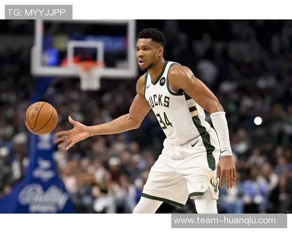 字母哥遭遇包夹困境半场12分钟仅得9分3助攻表现平平 字母哥遭遇包夹困境半场12分钟仅得9分3助攻表现平平