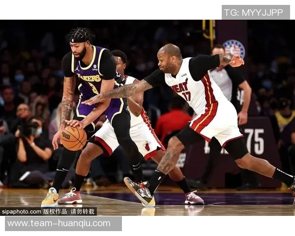 卢卡本季使用率高居联盟首位里夫斯紧随其后成为第二使用率球员 卢卡本季使用率高居联盟首位里夫斯紧随其后成为第二使用率球员