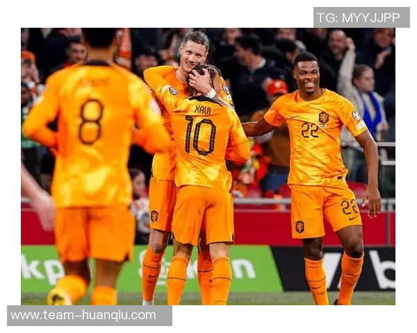 曼联旧将感叹姆伯莫阿玛德离队后右路防线崩溃局面